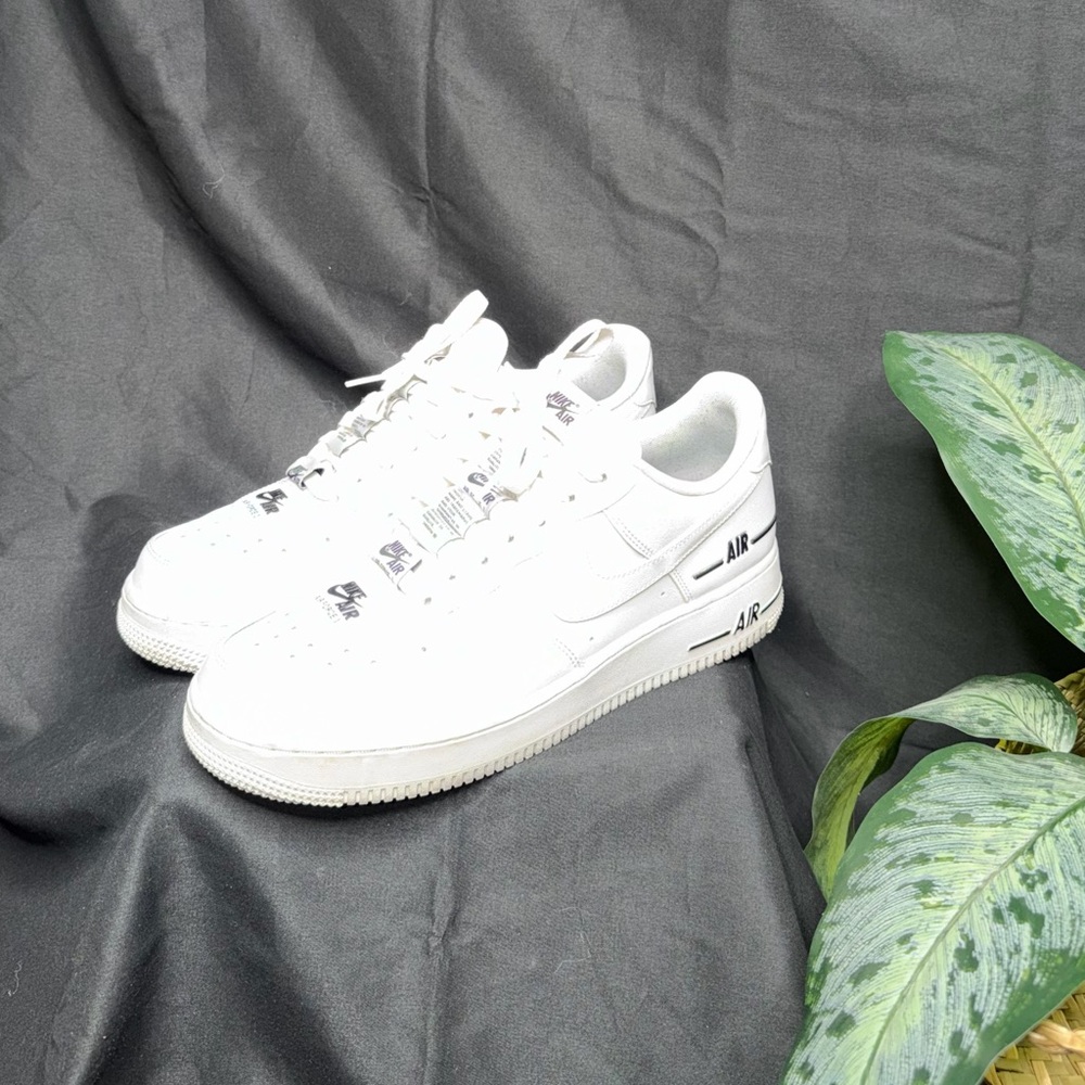 Nike Air Force 1 LV8